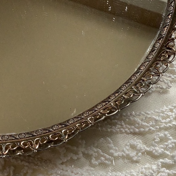 “HOLLYWOOD REGENCY” FILIGREE VANITY TRAY MIRROR & LIPSTICK HOLDER - Picture 5 of 8